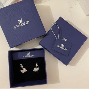 Swarovski Swan Lack White earrings